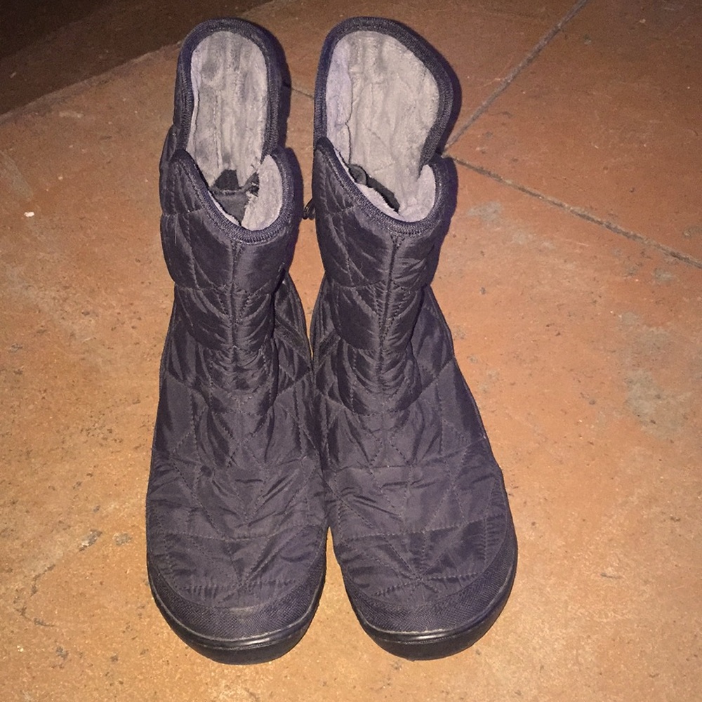 Columbia black quilted insulated snow winter boots